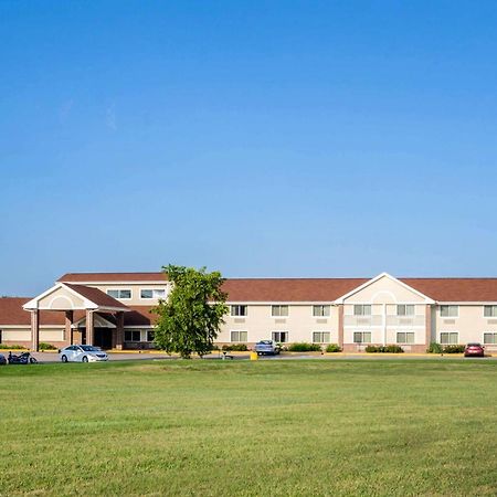 Rodeway Inn Hesston Екстер'єр фото