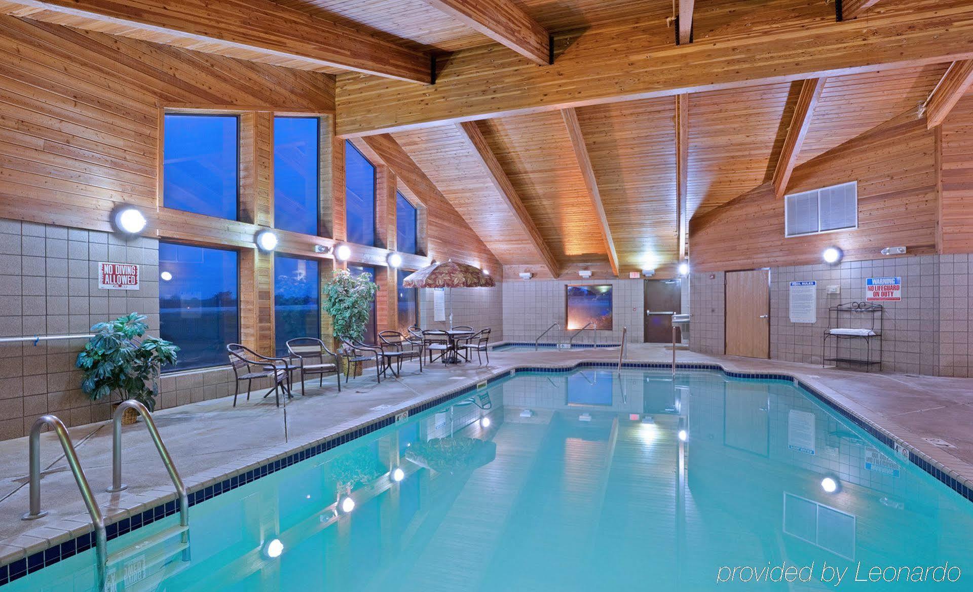 Rodeway Inn Hesston Екстер'єр фото