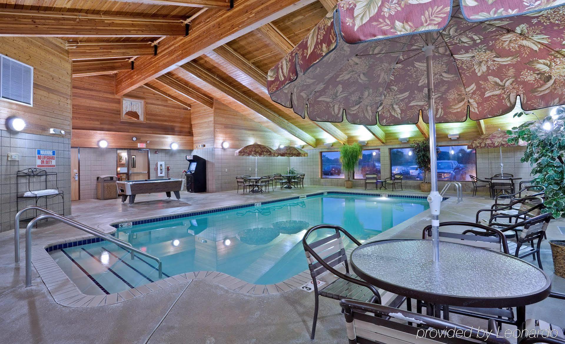 Rodeway Inn Hesston Екстер'єр фото