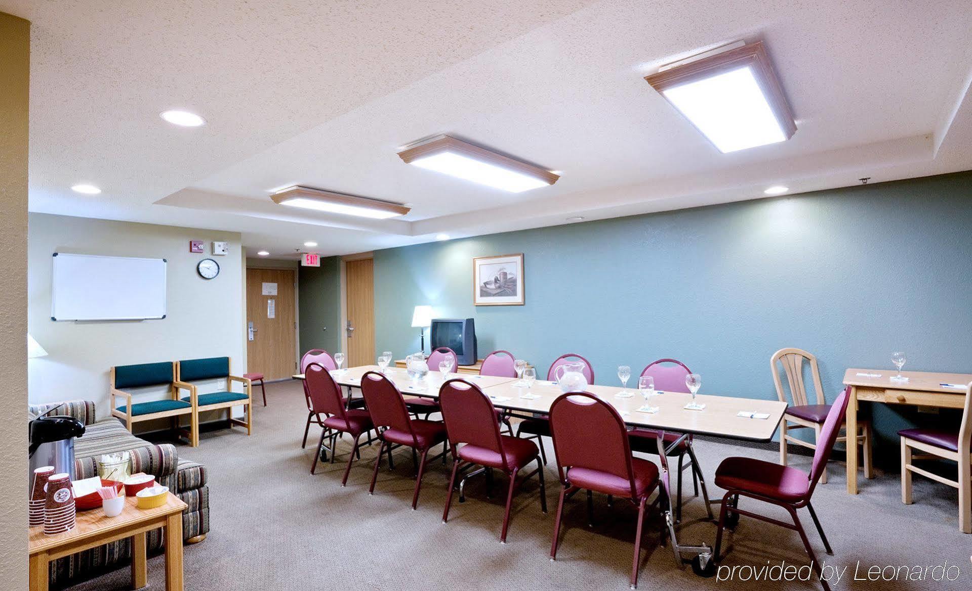 Rodeway Inn Hesston Екстер'єр фото