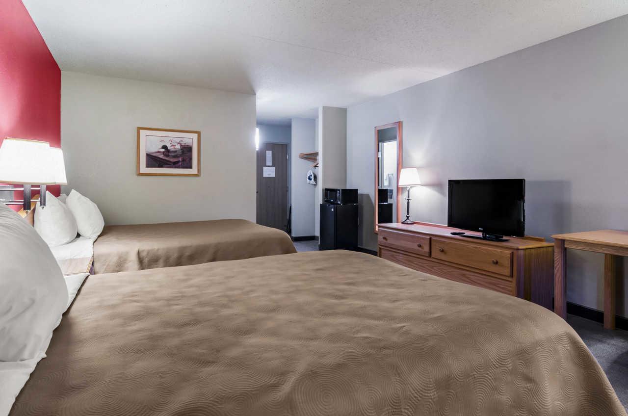 Rodeway Inn Hesston Екстер'єр фото