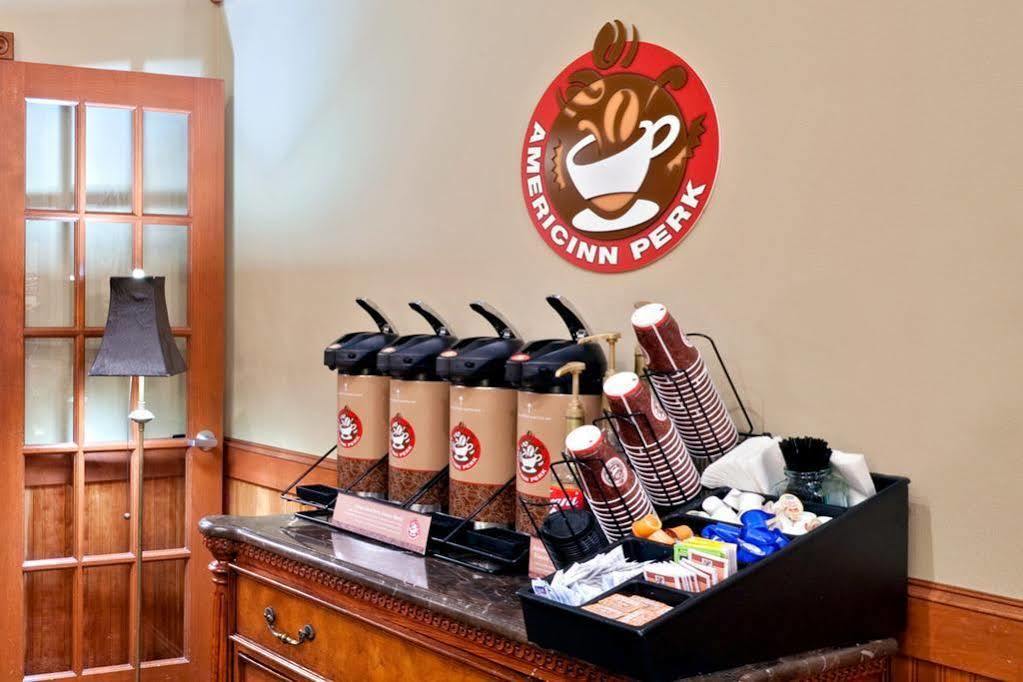 Rodeway Inn Hesston Екстер'єр фото